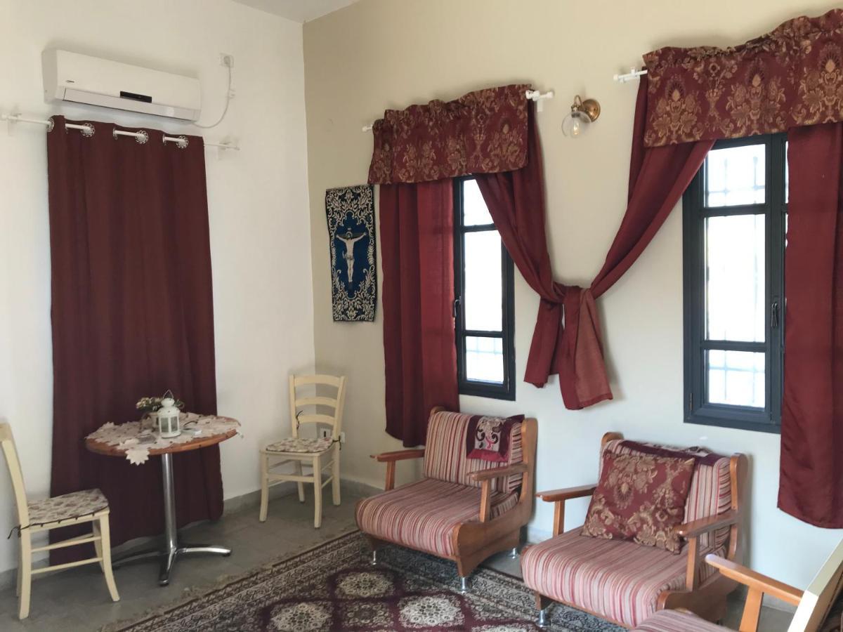 Mi'Ilya Chocolate House Guest House Exterior photo